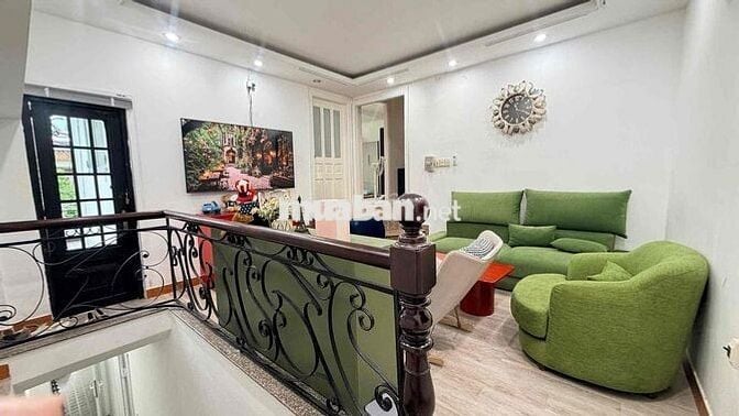 Cho Thuê nhà nguyễn huy Tưởng giá 32tr,, 100m2 trêt lầu
