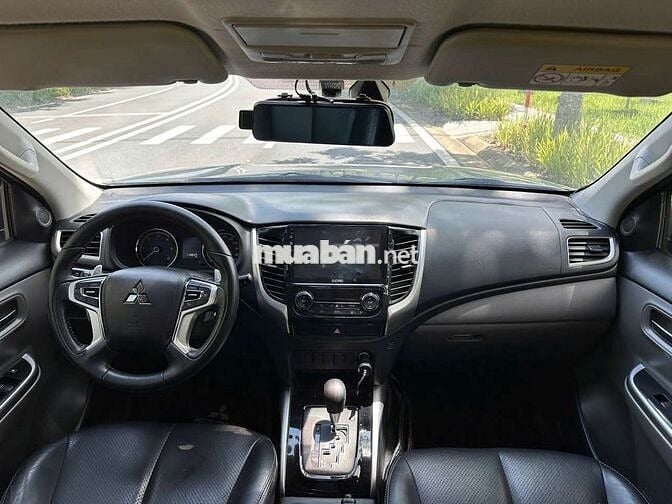 Mitsubishi Triton GLS Premium 2018 4x2AT Xám bạc