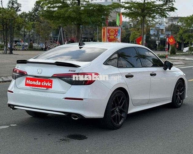 Honda Civic RS Trắng 5 chỗ