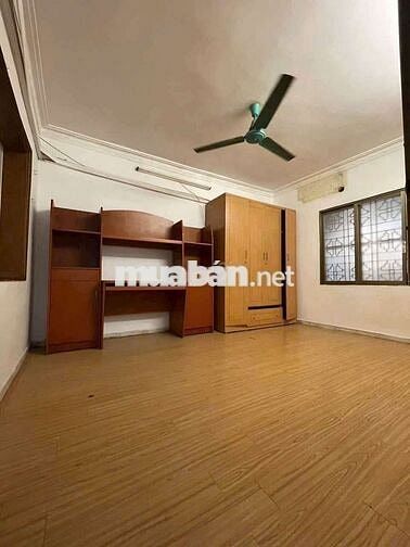 Nhỉnh 5 tỷ TT Thành Công, sổ đỏ 44/95m*3PN Tầng 2, gần phố, ô tô đỗ ct