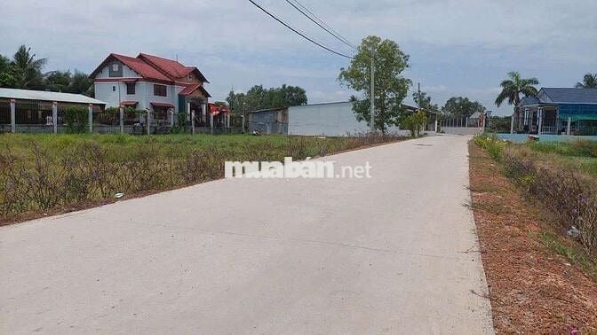 Chính Chủ Cần Bán Đất Gần Chợ Hưng Long