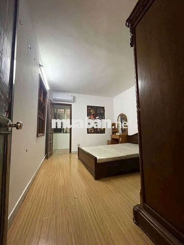 Nhỉnh 5 tỷ TT Thành Công, sổ đỏ 44/95m*3PN Tầng 2, gần phố, ô tô đỗ ct