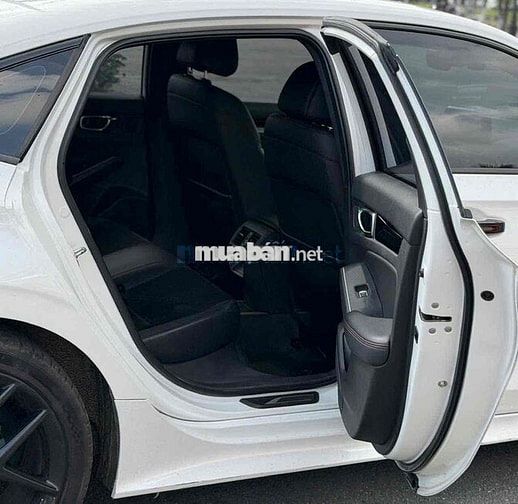 Honda Civic RS Trắng 5 chỗ