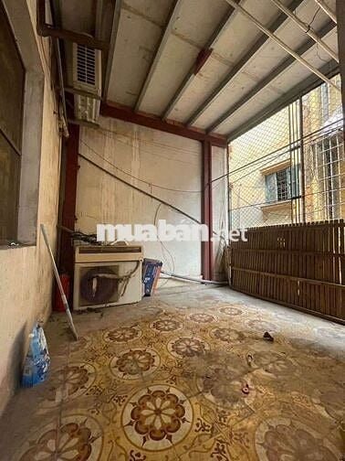 Nhỉnh 5 tỷ TT Thành Công, sổ đỏ 44/95m*3PN Tầng 2, gần phố, ô tô đỗ ct