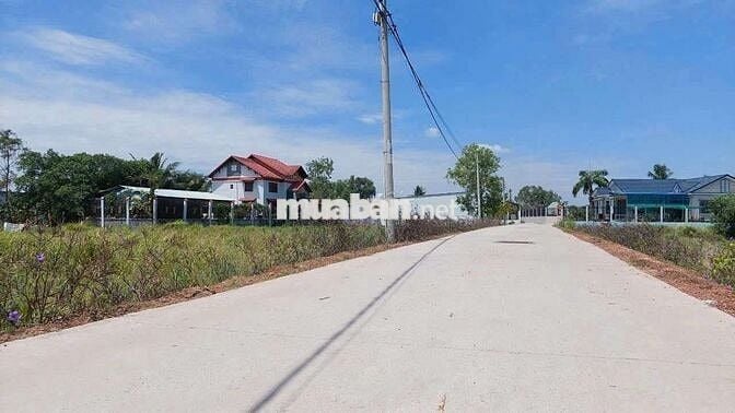 Chính Chủ Cần Bán Đất Gần Chợ Hưng Long