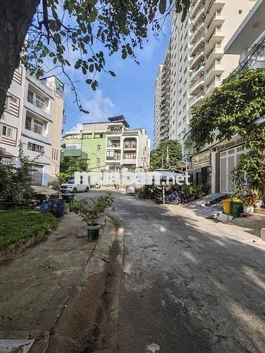 Cho thuê nhà đường Chợ Lớn đồi diện công viên Q6