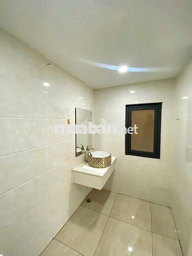 Cần cho thuê nhà Mặt Tiền 99A Trần Quang Diệu P.14 Quận 3