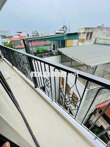 Cho thuê phòng trọ 1N+1K gần Bách Kinh Xây,trục mặt tiền ngõ thông oto