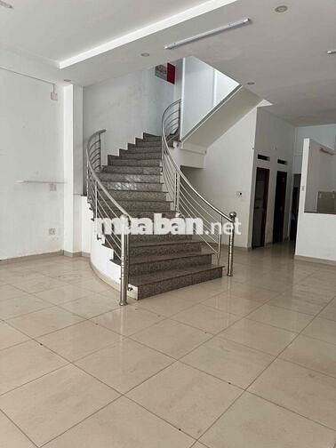 Văn Phòng Đẹp Góc 2 Mặt Tiền Đặng Thùy Trâm, Giá Tốt Chỉ 31 Triệu