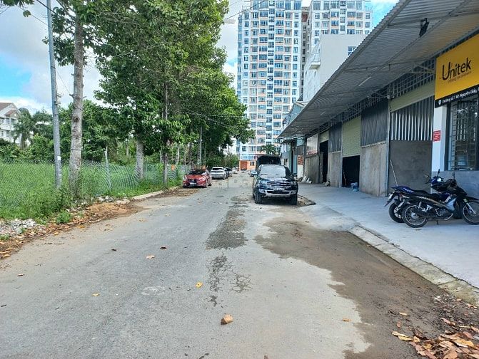 Kho mới 100% đường số 1, KDC Long Thịnh