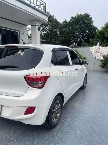 Hyundai i10 2014 hatbach số sàn Trắng