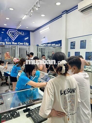 NHÂN VIÊN KINH DOANH TRANG SỨC