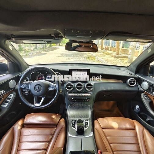 Mercedes-Benz GLC 300 4MATIC 2017 Bạc