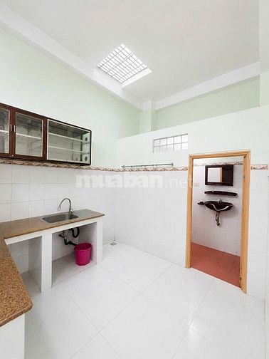 Bán nhà hẻm 5m đường Nguyễn Sơn, Tân Phú, DT 4x13m giá 5 tỷ 9. TL.TP1