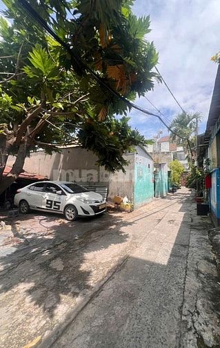 Bán nhà hẻm 5m đường Nguyễn Sơn, Tân Phú, DT 4x13m giá 5 tỷ 9. TL.TP1