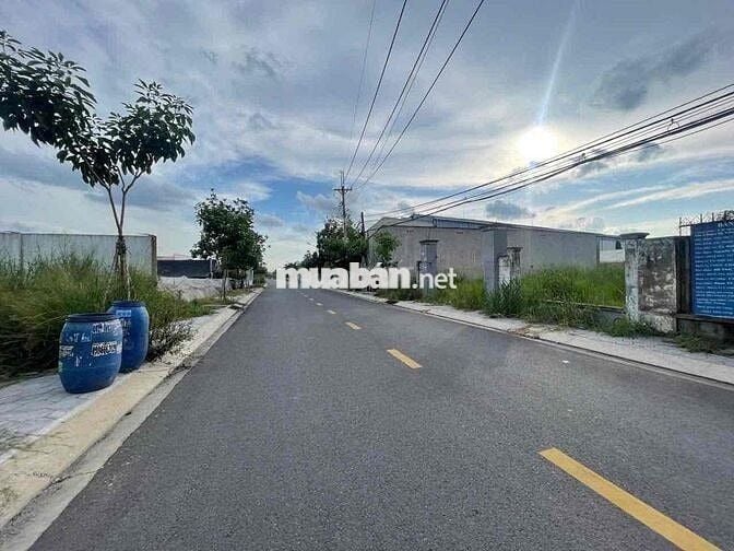 BÁN ĐẤT SỔ HỒNG RIÊNG 135m2 Ở TÂN PHÚ TRUNG