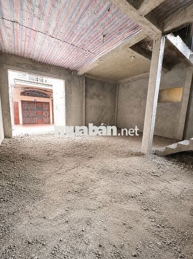 Nhà 4 tầng/60m², cổng riêng, ô tô vào nhà, thang máy và full nội thất