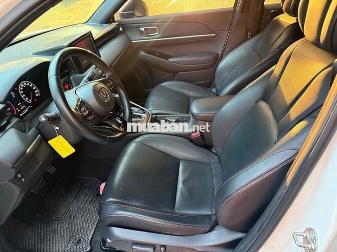 Honda HR-V RS 2022 đi 29.000 km một chủ không lỗi