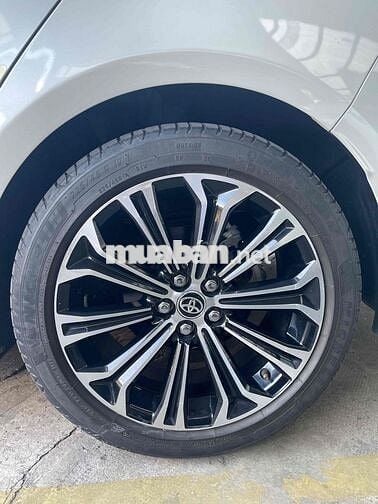 Toyota Corolla Altis 1.8V 2022 / Thương lượng giá