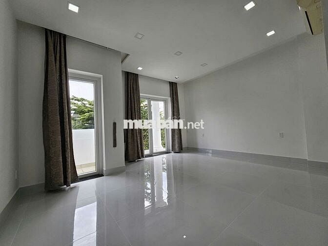 Nguyên căn Cityland Center hầm trệt 3 lầu giá 35tr
