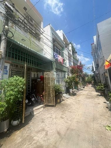 Bán nhà riêng chính chủ - Sát bên các khu trung tâm, vui chơi 5 phút