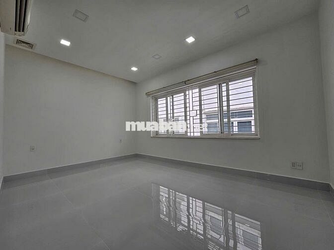 Nguyên căn Cityland Center hầm trệt 3 lầu giá 35tr