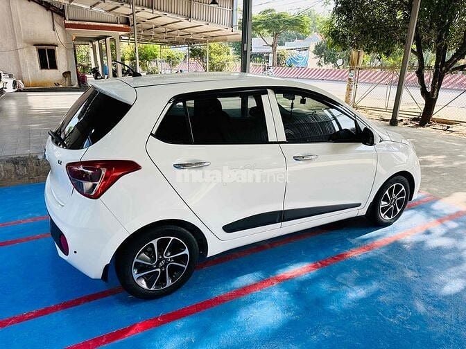 Hyundai Grand i10 2021 1.2 AT Hatchback Trắng