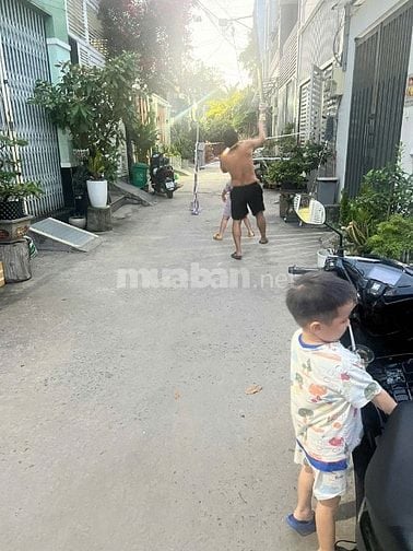 Bán nhà riêng chính chủ - Sát bên các khu trung tâm, vui chơi 5 phút