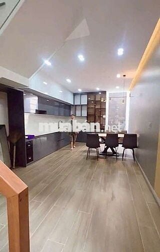 Nhà đẹp gần cầu sắt sập, dt 4*22, trệt, 2 lầu, 4pn, nội thất cơ bản