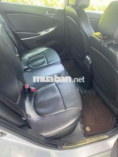 Hyundai Accent số tự động