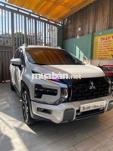 Mitsubishi Xpander Cross 7 chỗ Số tự động Trắng