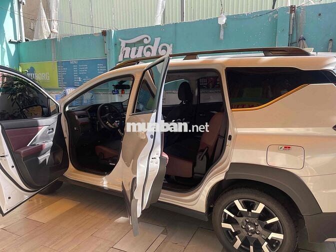 Mitsubishi Xpander Cross 7 chỗ Số tự động Trắng