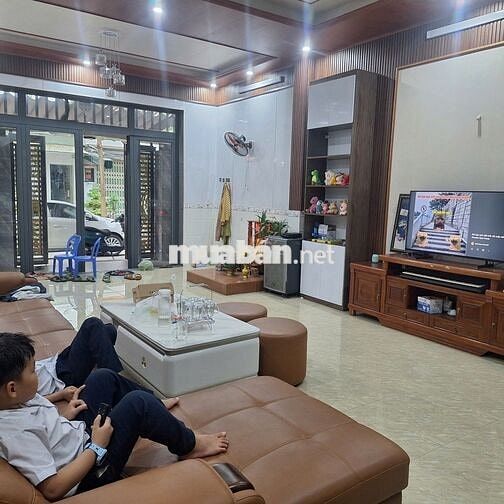 Cho Thuê Nhà Nguyên Căn Gần Chợ Hoà Khánh