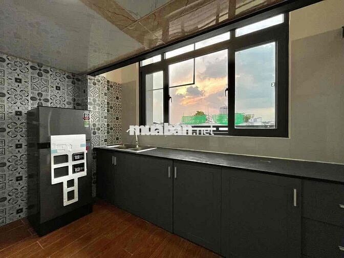 PHÒNG TRỌ GÁC CAO - SÁT BÊN UTH - GIÁ SIU GẺ