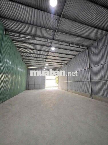 Kho nhỏ 160m2 ngay Phạm Văn Đồng, Gần Gigamall. Đường tải 15 tấn