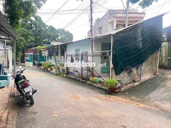 Bán đất tặng căn nhà cấp 4 và 2 kiot Chánh Mỹ-TDM gần Ql13 giá êm