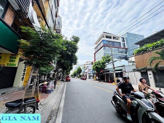 BÁN NHÀ MẶT TIỀN KINH DOANH : ĐƯỜNG BÀU CÁT - P. 11 - Q. TÂN BÌNH -HCM