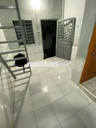 Nhà trọ Hẻm 4 Nguyễn Văn Linh giờ giấc tự do, không chung chủ