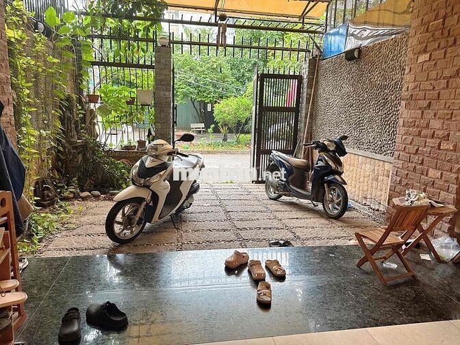 Cho thuê nhà 5x23m, 1 trệt 2 lầu ST, 5 phòng, làm VP hoặc ở đẹp