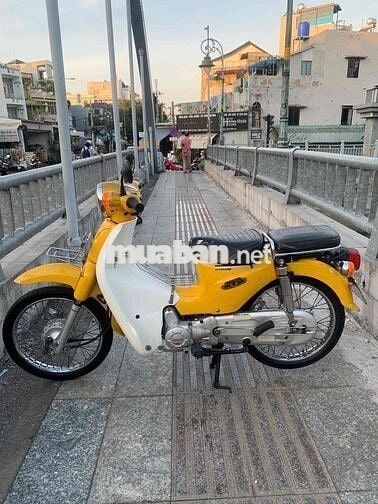 Honda Super Cub 50cc Vàng