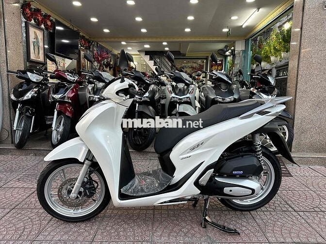 Honda SH 160i CBS 2025 Trắng 2.163 km Bao Sang Tên