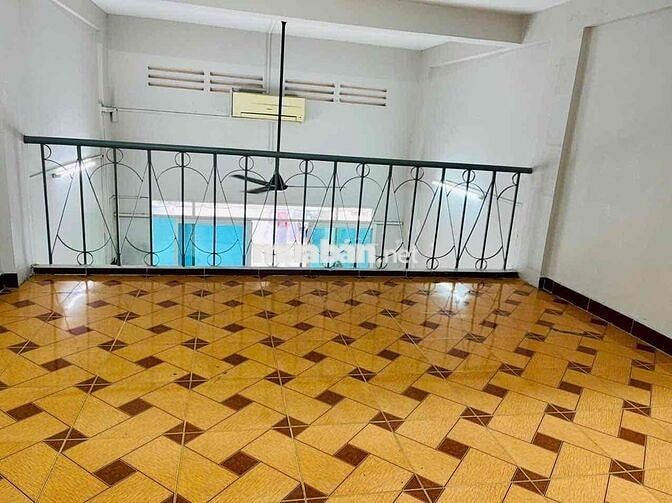 Cho thuê tầng trệt -  Lô B02 CC 518 Võ Văn Kiệt, P. Cầu Ông Lãnh