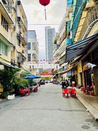 Cho thuê tầng trệt -  Lô B02 CC 518 Võ Văn Kiệt, P. Cầu Ông Lãnh