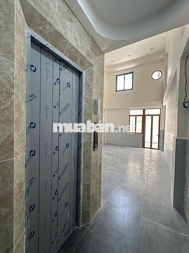 Cho thuê căn hộ ban công full nội thất mới xây cạnh Phạm Văn Đồng