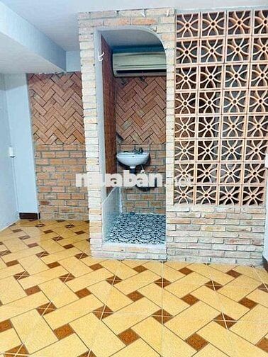 Cho thuê tầng trệt -  Lô B02 CC 518 Võ Văn Kiệt, P. Cầu Ông Lãnh
