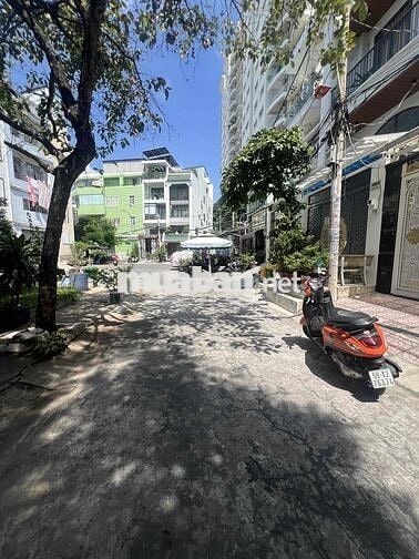 Cho thuê nhà đường  Chợ Lớn đối diện công viên