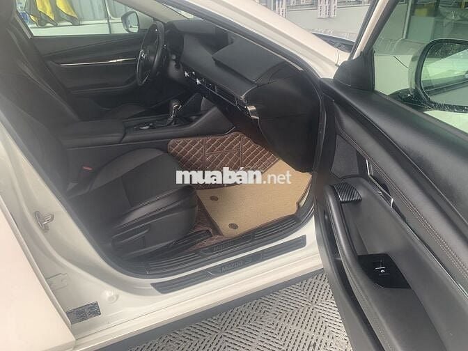 Mazda 3 Luxury 2021 Trắng 42000 km