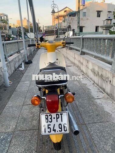 Honda Super Cub 50cc Vàng