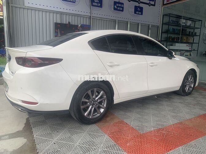 Mazda 3 Luxury 2021 Trắng 42000 km