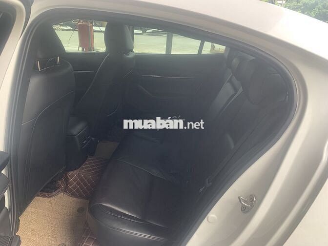 Mazda 3 Luxury 2021 Trắng 42000 km